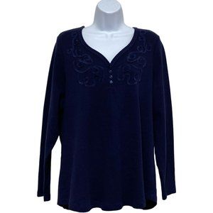 Women's Plus Size 1X Long Sleeve Top Detailed V-Neckline Design